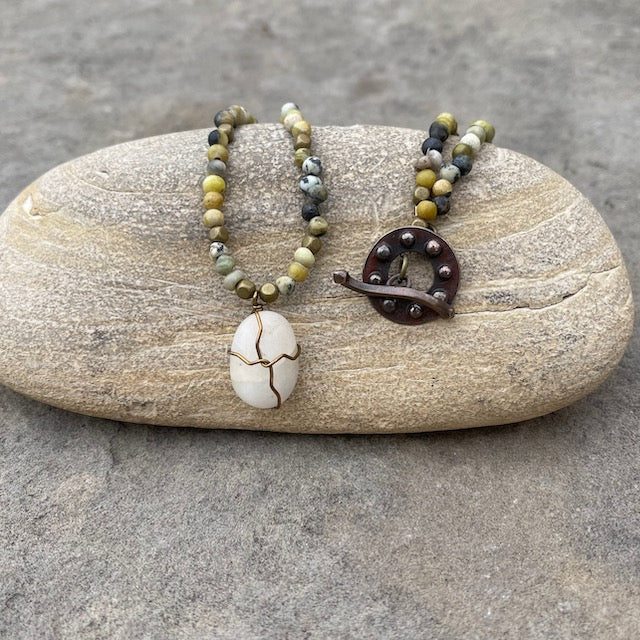 Durango Trails stone pendant necklace with green agate