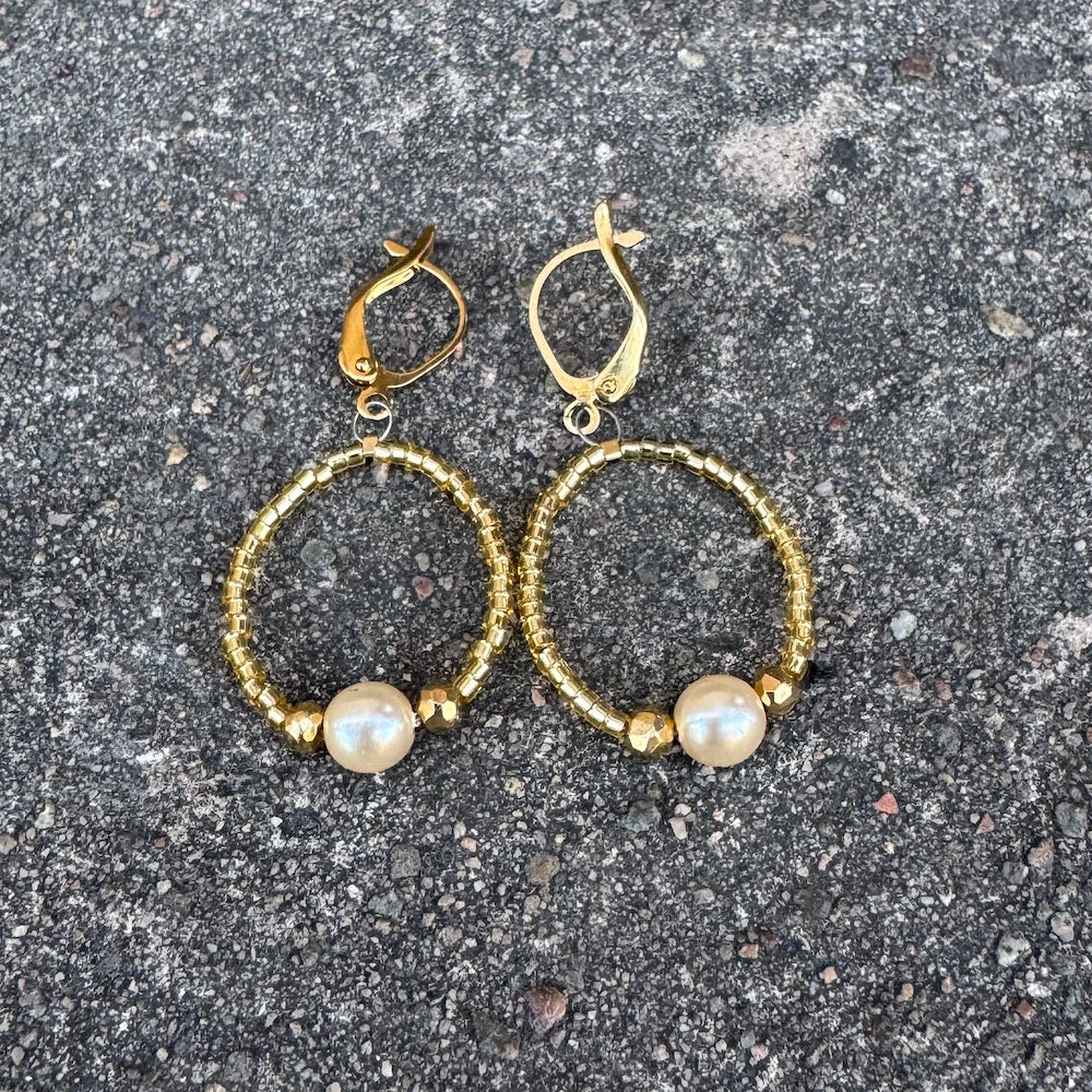 Golden seed bead and pearl flexible loop earrings